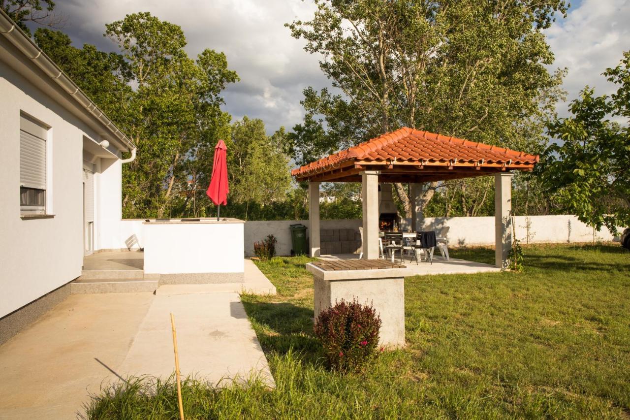 Holiday Home Visnja نين المظهر الخارجي الصورة