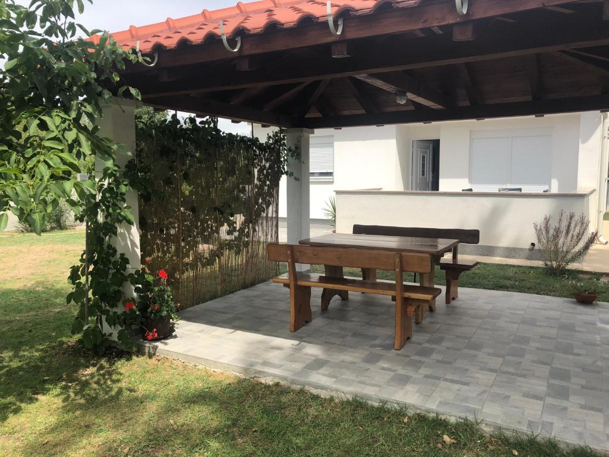 Holiday Home Visnja نين المظهر الخارجي الصورة